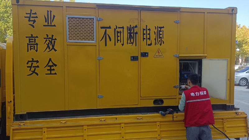 勐海柴油发电机组和UPS电源配合使用时，如何避免切换过程中的电力中断？